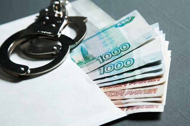 Экс-заместителя главы Чебаркуля Олега Соловьева подозревают в получении взятки более чем в 100 тысяч рублей Экс-заместителя главы Чебаркуля Олега Соловьева подозревают в получении взятки более чем в 100 тысяч рублей