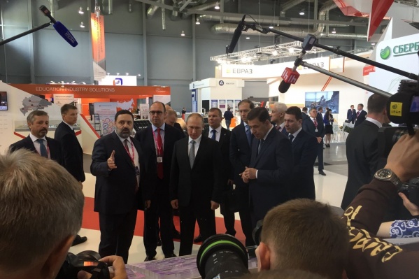 "Ренова" показала президенту "Академический".
"Ренова" показала президенту "Академический".