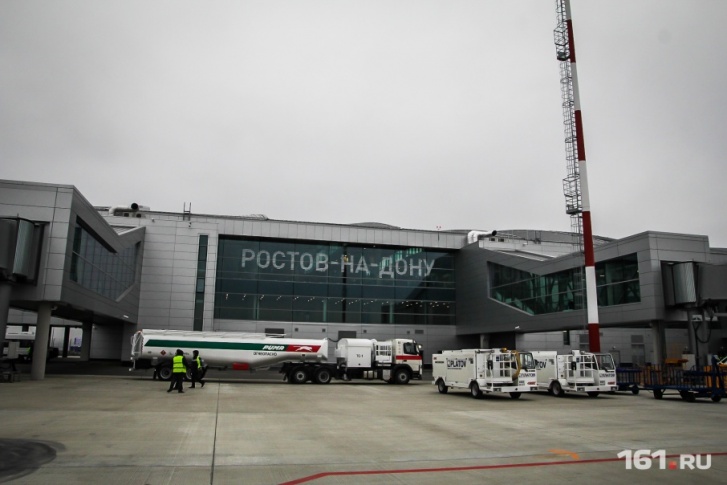 С начала эксплуатации Платов принял 1576 рейсов и обслужил 347,9 тысячи пассажиров С начала эксплуатации Платов принял 1576 рейсов и обслужил 347,9 тысячи пассажиров