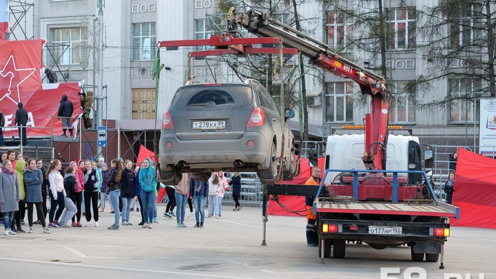 В Перми с репетиции парада Победы эвакуировали автомобиль