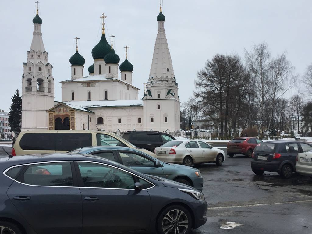 Началось с парочки нарушителей. И разрослось до 110 парковщиков Началось с парочки нарушителей. И разрослось до 110 парковщиков