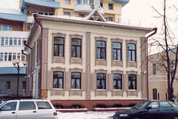 Сейчас специалисты пытаются установить точную причину возгорания исторического здания Сейчас специалисты пытаются установить точную причину возгорания исторического здания