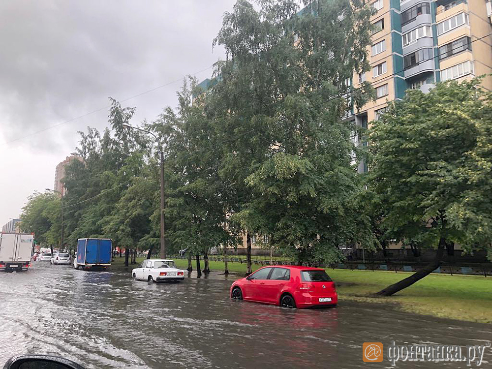 Потоп в районе улиц Парашютной и Новикова