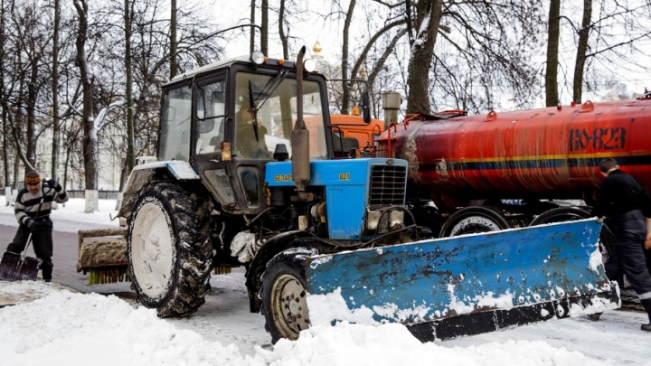 Снег, метели и десятки ДТП: как в Ярославле коммунальщики отреагировали на непогоду