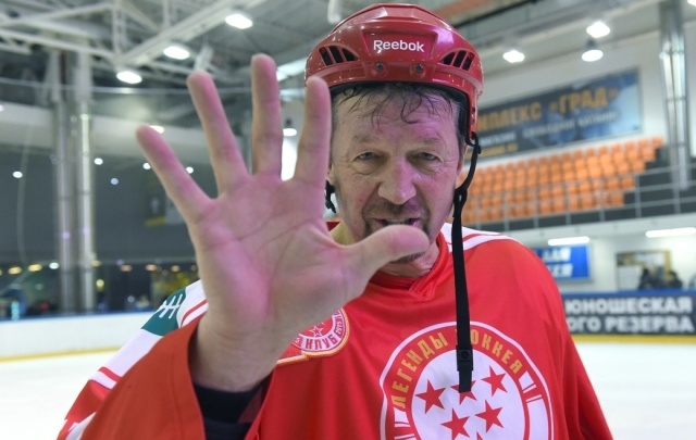 Экс-игрок куйбышевского хоккейного клуба СКА умер во время матча ветеранов в Туле