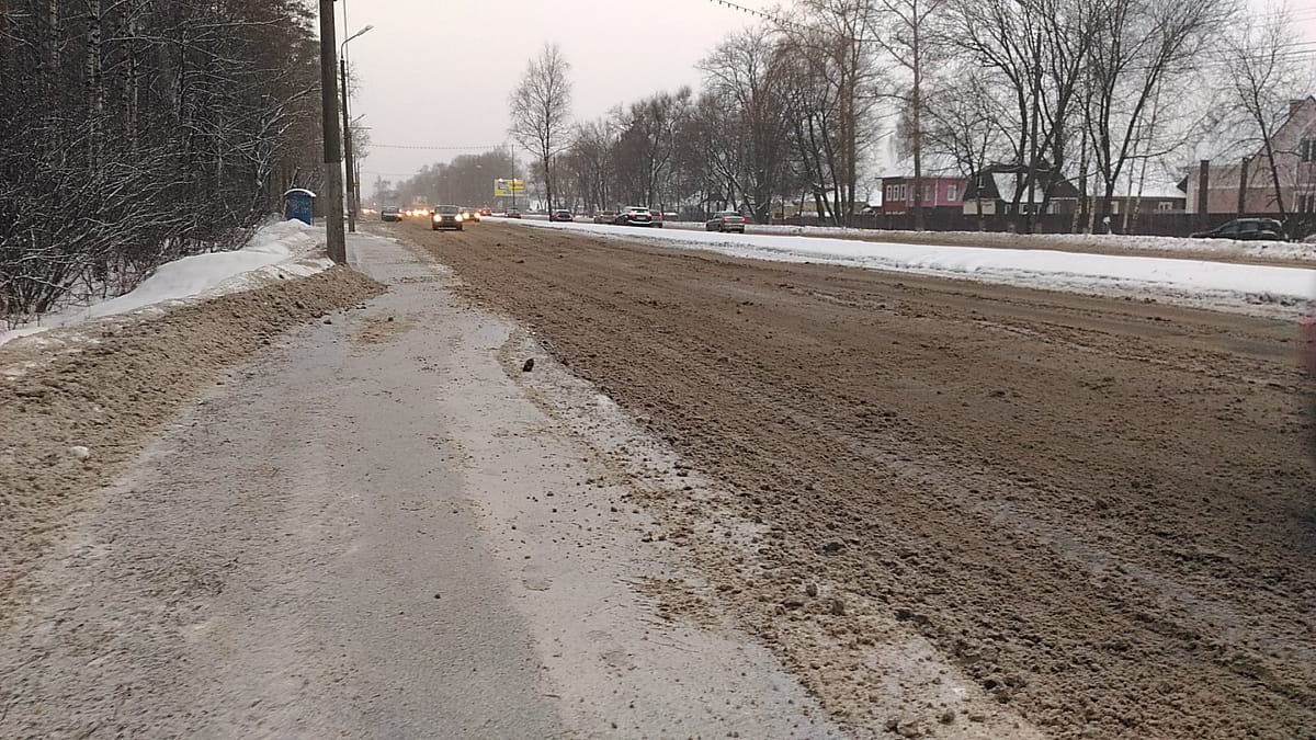 У автомобилистов есть претензии к состоянию дороги на проспекте Авиаторов У автомобилистов есть претензии к состоянию дороги на проспекте Авиаторов