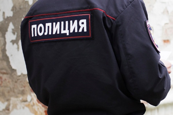 Полицейские лихо воспользовались своим служебным положением Полицейские лихо воспользовались своим служебным положением