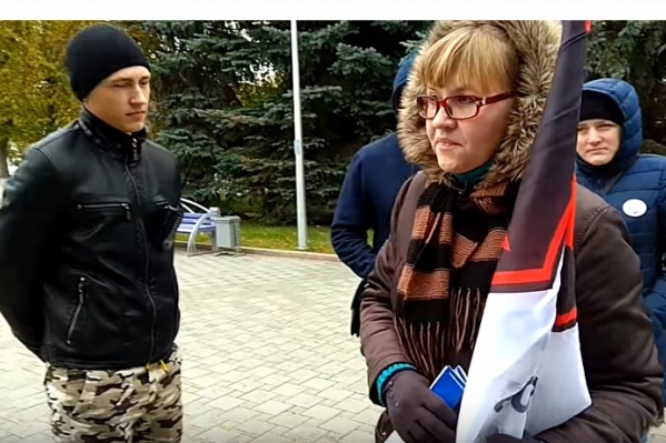 Тюменская полиция в октябре разгуливать по центру города с флагом движения Оксане Волобуевой не разрешила Тюменская полиция в октябре разгуливать по центру города с флагом движения Оксане Волобуевой не разрешила