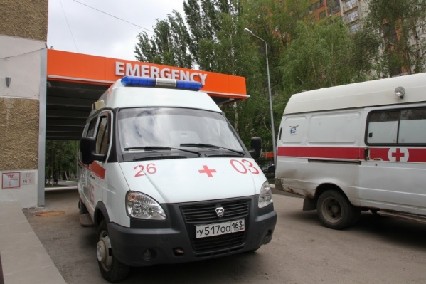 Одновременно к медучреждению могут подъехать 4 машины первой помощи Одновременно к медучреждению могут подъехать 4 машины первой помощи