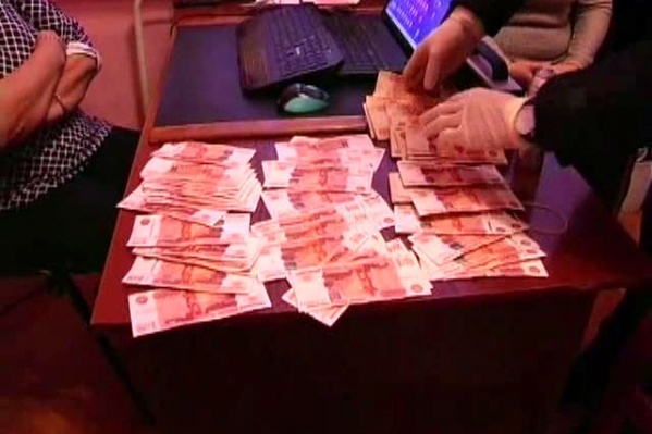 Адвоката задержали в кабинете в момент получения взятки Адвоката задержали в кабинете в момент получения взятки