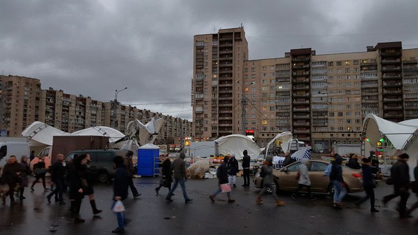 Сдуло рынок на Большевиков