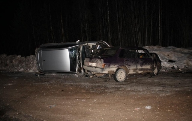 Пьяный водитель насмерть сбил стоящего у автомобиля пассажира