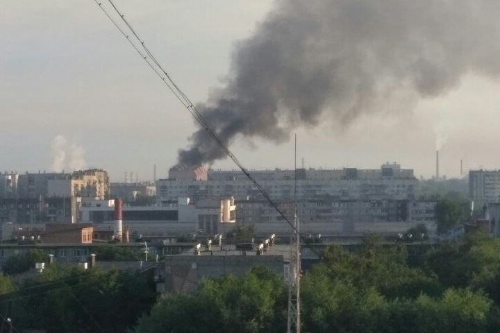 Столб дыма был виден даже в других районах города Столб дыма был виден даже в других районах города