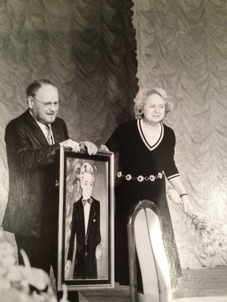 В 2001 году на праздновании 90-летия Райкина Александр Дольский подарил Театру эстрады портрет Аркадия Исааковича, который написал маслом еще в 1979 году, работая с Мастером