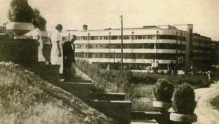 Без вывесок "Своя компания" и СКБ банк.
Без вывесок "Своя компания" и СКБ банк.
