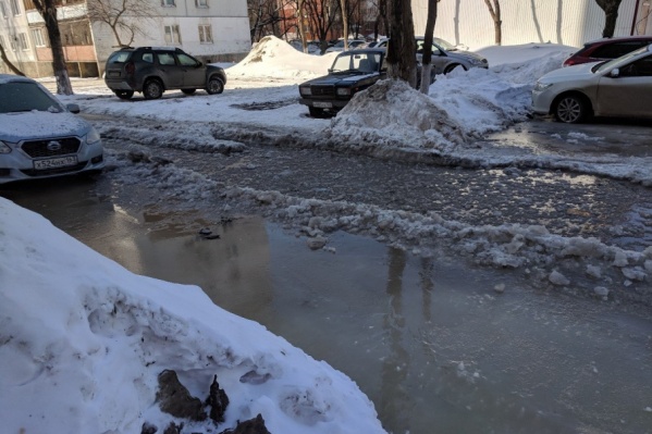 Трубы в Самаре рвутся из-за погодных условий и старости Трубы в Самаре рвутся из-за погодных условий и старости