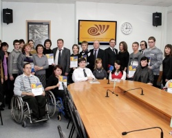 УРАЛСИБ наградил студентов-инвалидов ЧелГУ