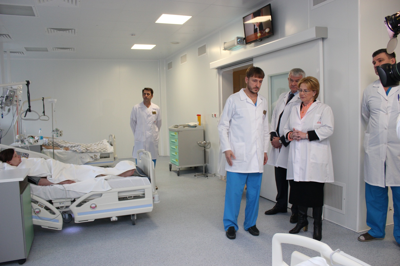 Пациентки реанимации не ожидали увидеть министра здравоохранения России Веронику Скворцову