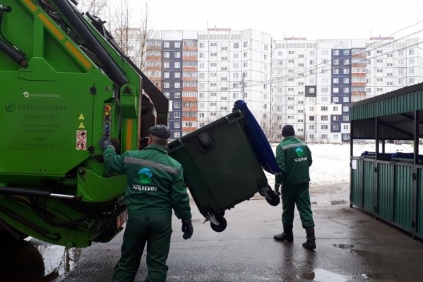 В Брагино мусорные контейнеры уже заменили на новые В Брагино мусорные контейнеры уже заменили на новые