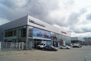 "Оками" продаёт два салона на Шефской.
"Оками" продаёт два салона на Шефской.