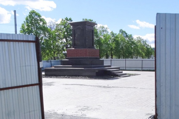 Возведение памятника длится на протяжении двух лет Возведение памятника длится на протяжении двух лет