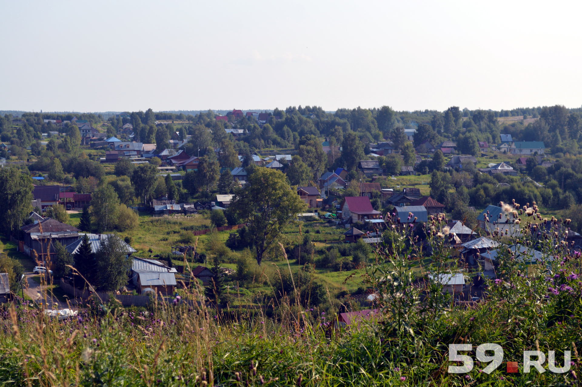 Пыскор – довольно протяженное село и в нем всего одна асфальтированная дорога Пыскор – довольно протяженное село и в нем всего одна асфальтированная дорога