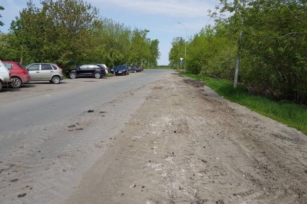 Бетонные блоки и столбы убрали с улиц Илюшина и Туполева Бетонные блоки и столбы убрали с улиц Илюшина и Туполева
