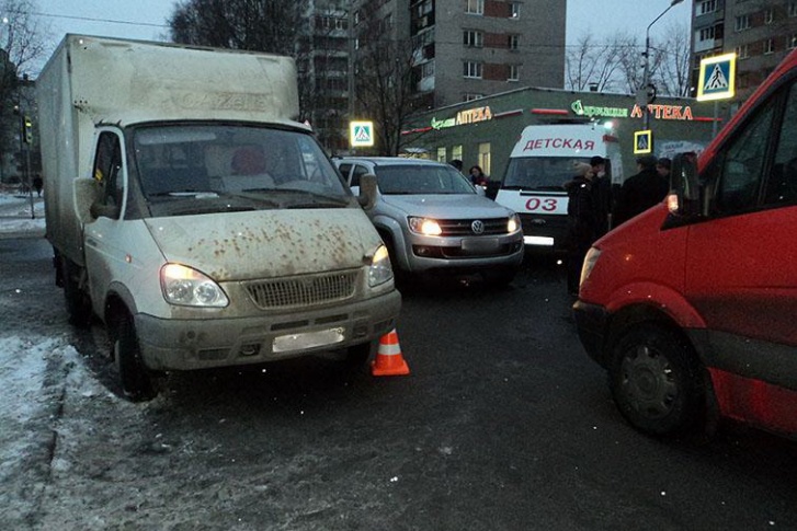 Девочка в ДТП получила ушиб головы Девочка в ДТП получила ушиб головы