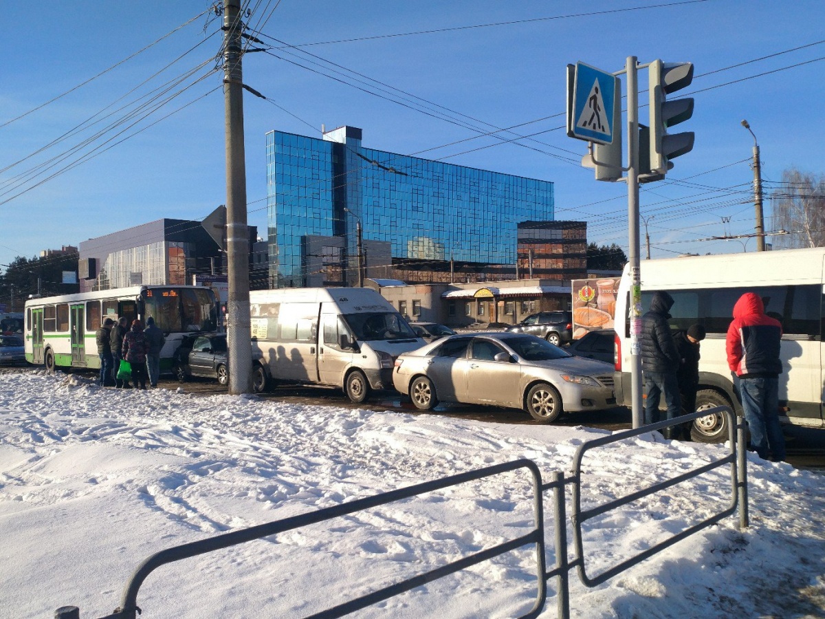 По словам очевидцев, помощь потребовалась пассажирке ВАЗ-211230 По словам очевидцев, помощь потребовалась пассажирке ВАЗ-211230