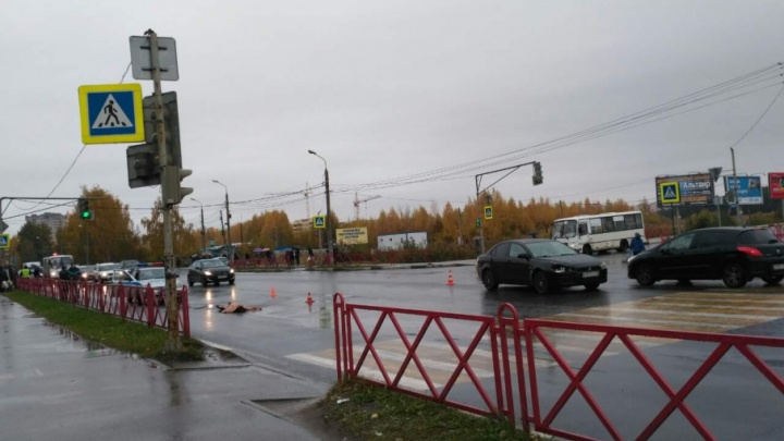 В Ярославле на пешеходном переходе иномарка насмерть сбила воспитателя детского садика