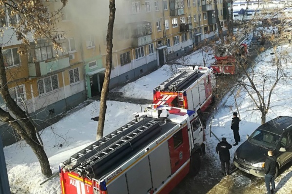 На месте пожара дежурили полицейские На месте пожара дежурили полицейские