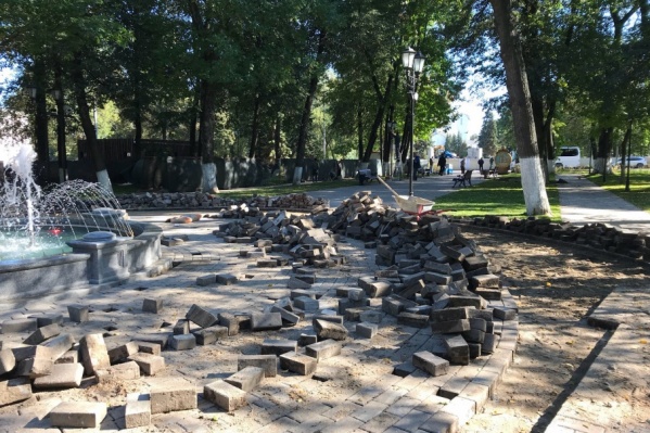 В парке снова разруха В парке снова разруха