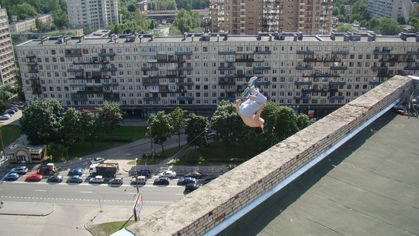 Последняя фотография Павла Кашина за секунду до падения