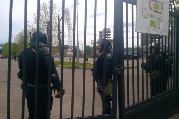 ОМОН на стадионе «Шинник» ОМОН на стадионе «Шинник»