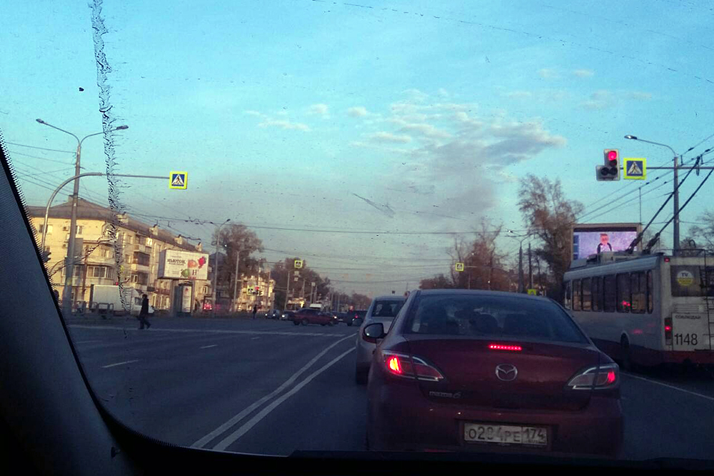 С проспекта Ленина было видно, как дым надвигается на центр из Ленинского района С проспекта Ленина было видно, как дым надвигается на центр из Ленинского района