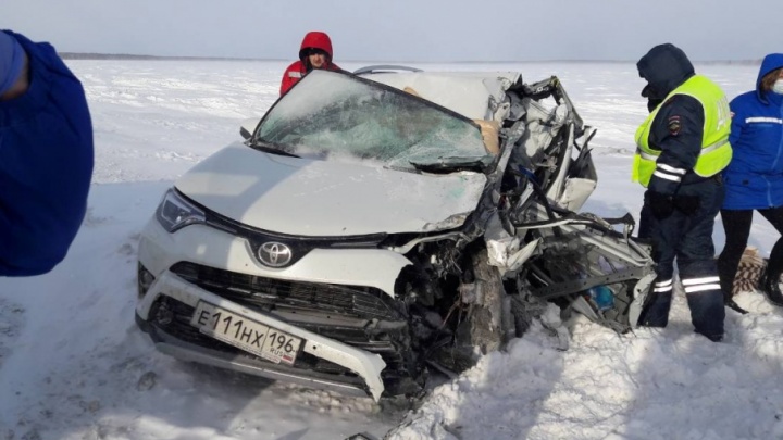 Водитель Toyota RAV4, разбившийся в ДТП на трассе Екатеринбург — Тюмень, скончался в больнице