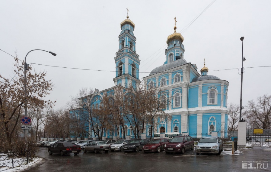 Это самый старый храм Екатеринбурга.
Это самый старый храм Екатеринбурга.