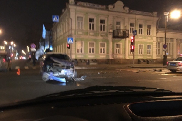 Авария произошла в воскресенье около 19:00 Авария произошла в воскресенье около 19:00