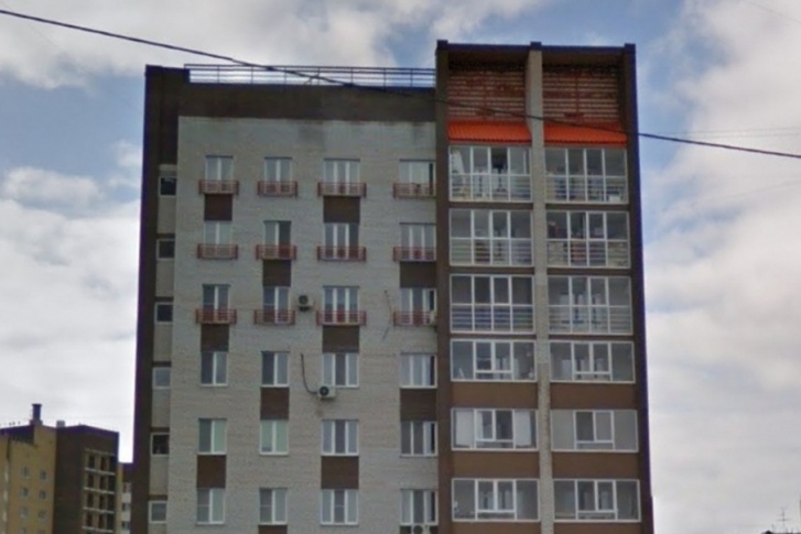 Мужчина с ножом в руках ходил около дома по Западносибирской, 28 Мужчина с ножом в руках ходил около дома по Западносибирской, 28