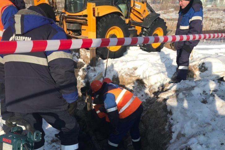 На месте работали газовики и сотрудники МЧС На месте работали газовики и сотрудники МЧС