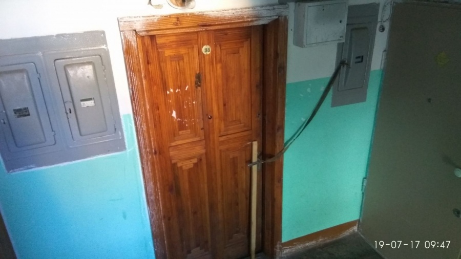 Женщина не пустила в квартиру газовиков, чтобы они смогли проверить исправность оборудования.
Женщина не пустила в квартиру газовиков, чтобы они смогли проверить исправность оборудования.