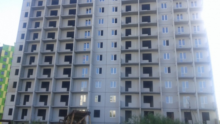 «Ипотека за воздух»: дольщикам жилого комплекса в Челябинске сорвали срок сдачи домов