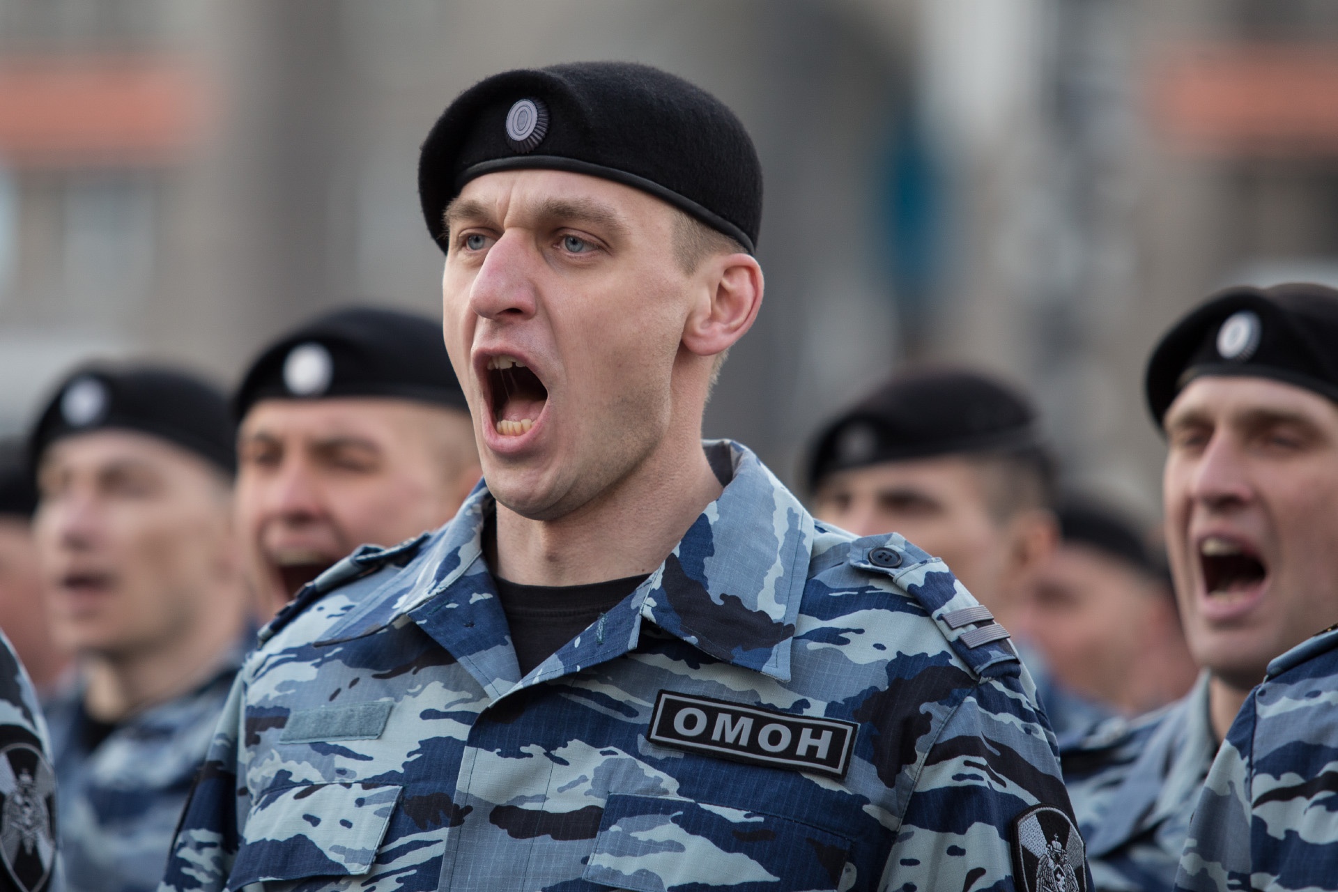 Торжественным маршем пройдут росгвардейцы, полицейские и спасатели Торжественным маршем пройдут росгвардейцы, полицейские и спасатели