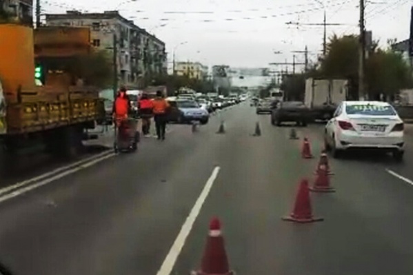 Дорожники парализовали движение на Первой Продольной Дорожники парализовали движение на Первой Продольной