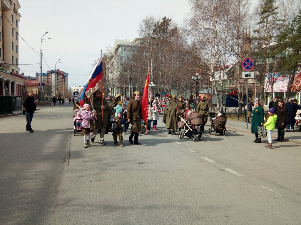 И улица Кирова сегодня на время стала пешеходной И улица Кирова сегодня на время стала пешеходной