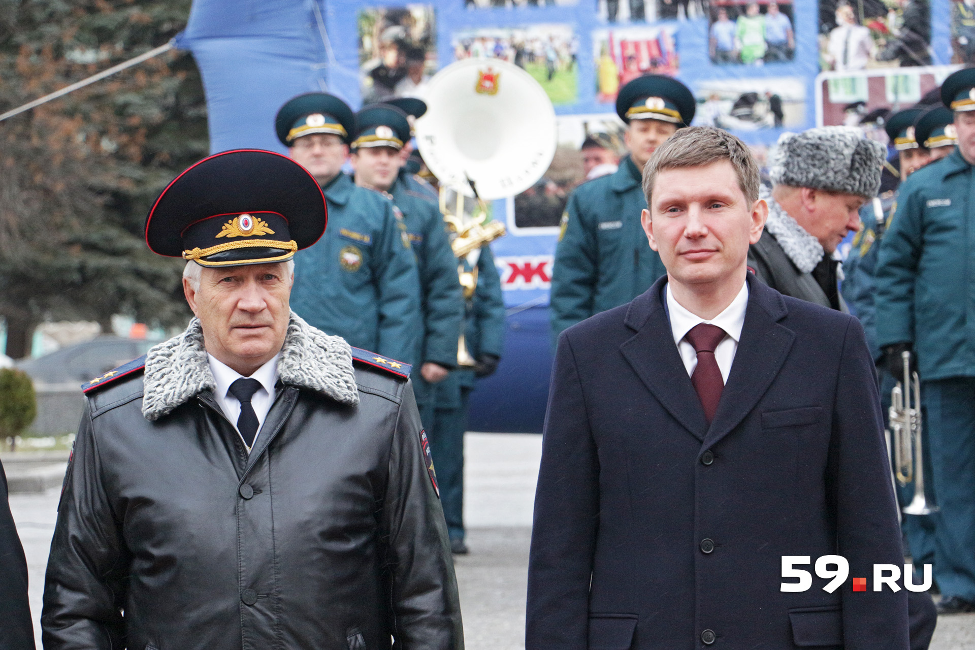 Стражей порядка поздравили губернатор Пермского края и глава краевой полиции Стражей порядка поздравили губернатор Пермского края и глава краевой полиции