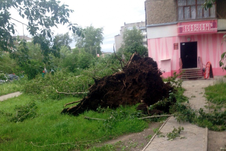Прикамцы выкладывают в соцсетях фото последствий буйства стихии Прикамцы выкладывают в соцсетях фото последствий буйства стихии