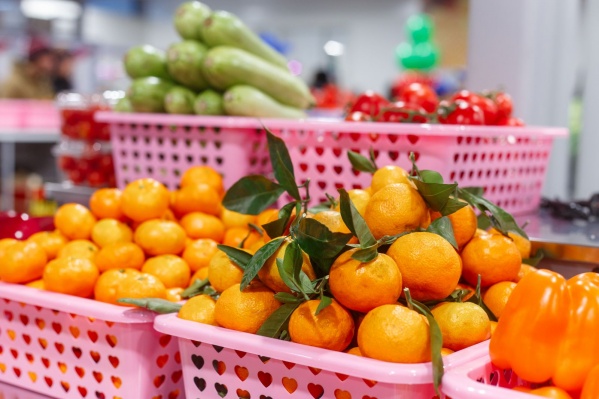 Новый рынок станет отличным местом для закупки продуктов к новогодним праздникам.
Новый рынок станет отличным местом для закупки продуктов к новогодним праздникам.