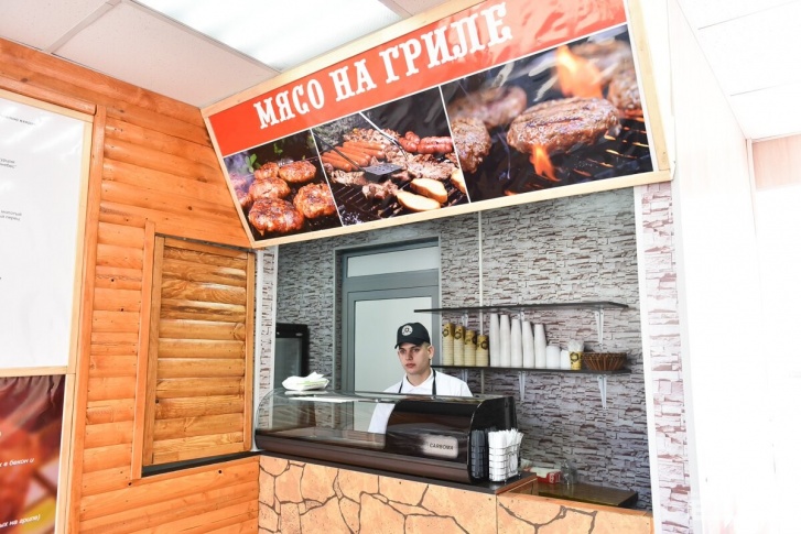 Мясо на гриле – главная фишка балканской кухни.
Мясо на гриле – главная фишка балканской кухни.
