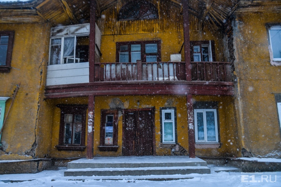 Евгений считает, что реновацию нужно начинать как раз с таких домов
Евгений считает, что реновацию нужно начинать как раз с таких домов